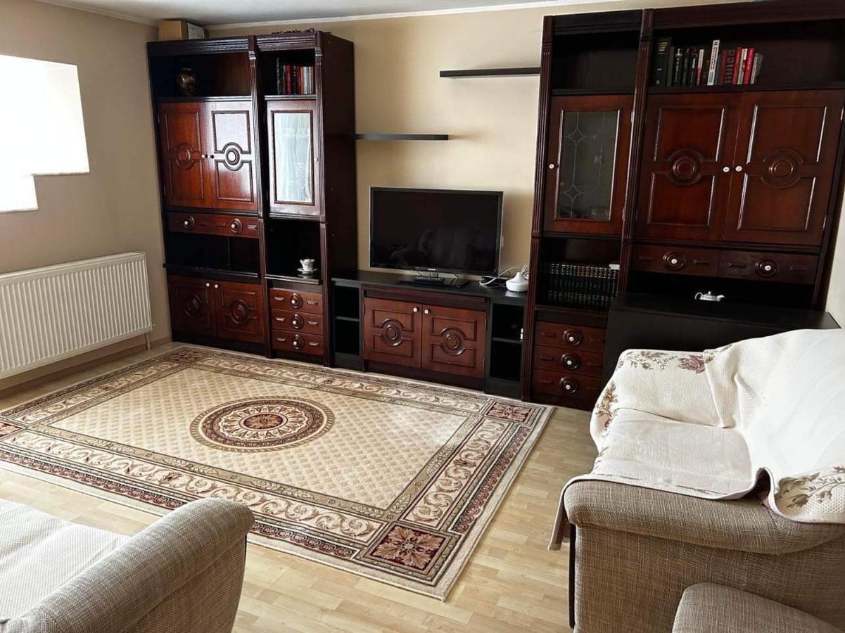 Lalelelor Apartment Suceava Ngoại thất bức ảnh